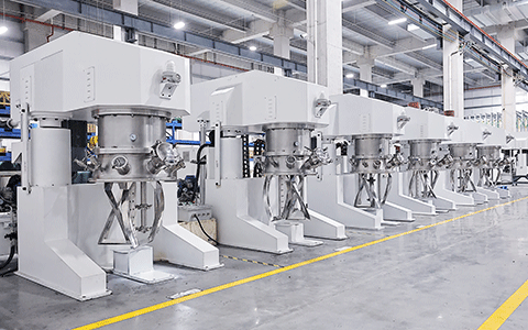 6臺雙行星分散攪拌機(jī)投入電子防窺膜生產(chǎn)領(lǐng)域